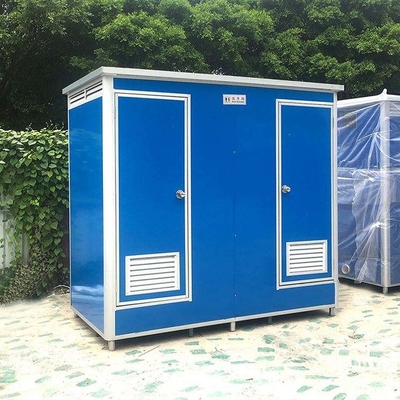 Toalete móvel multijogador pré-fabricado ao ar livre com eletricidade, canalização e isolamento