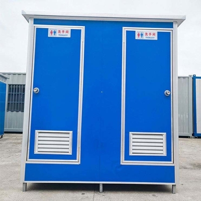 Toalete móvel multijogador pré-fabricado ao ar livre com eletricidade, canalização e isolamento